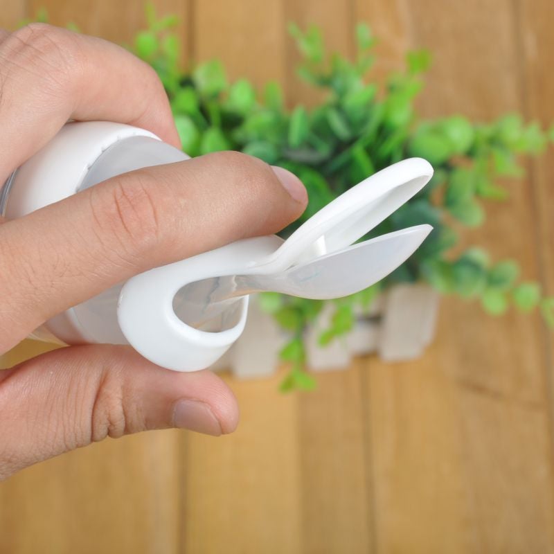 Biberon avec cuillère pour nouveau-né | EasyBottle™ - Le jardin des bébés